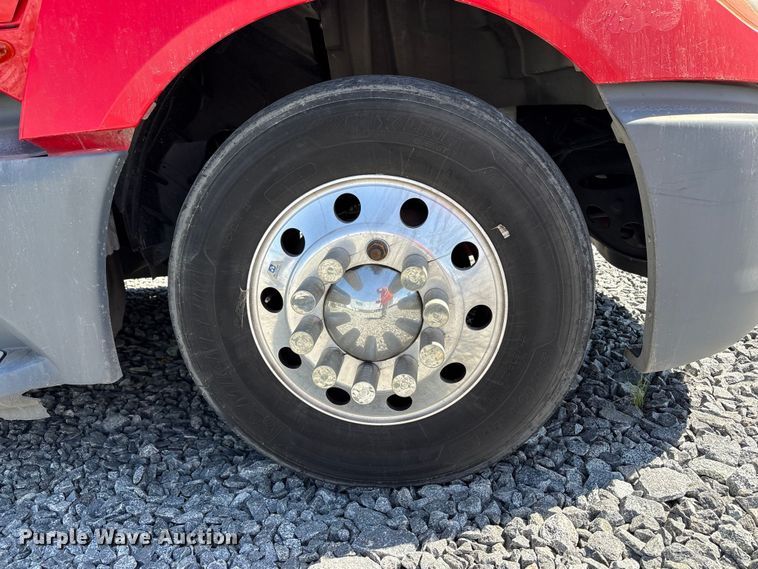 image for item YA2193 2020 International LT625 semi truck