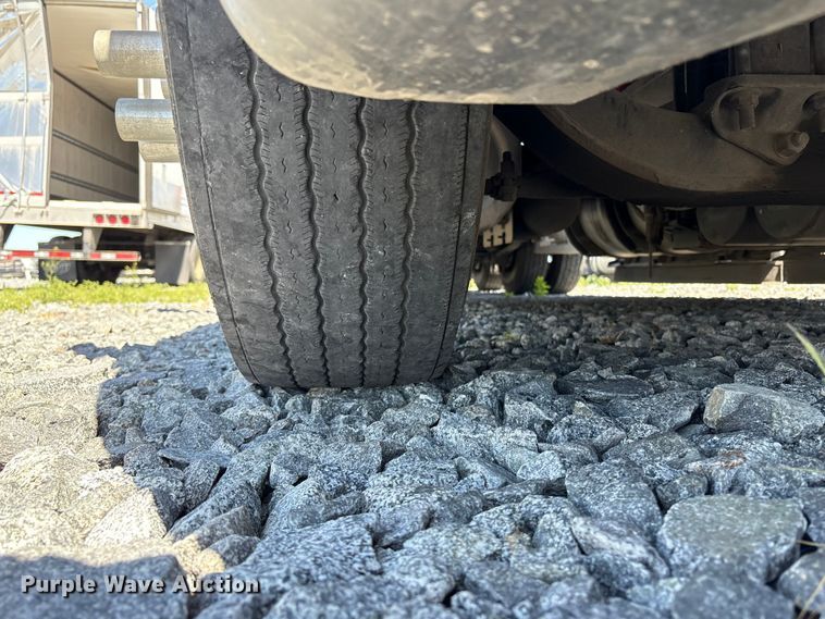 image for item YA2193 2020 International LT625 semi truck