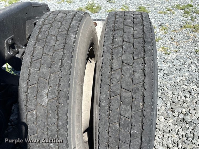 image for item YA2193 2020 International LT625 semi truck