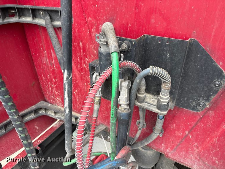 image for item YA2220 2019 International LT625 semi truck