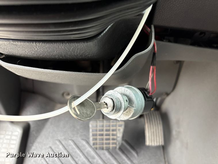 image for item YA2220 2019 International LT625 semi truck