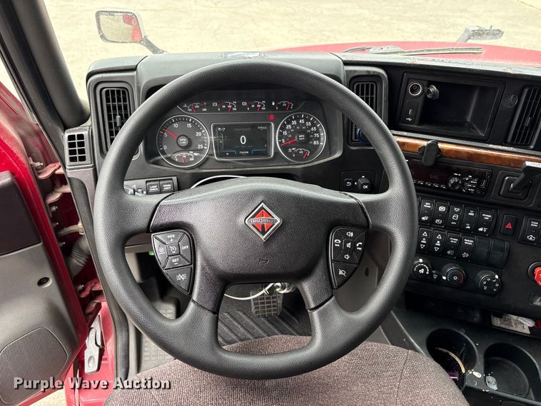 image for item YA2220 2019 International LT625 semi truck