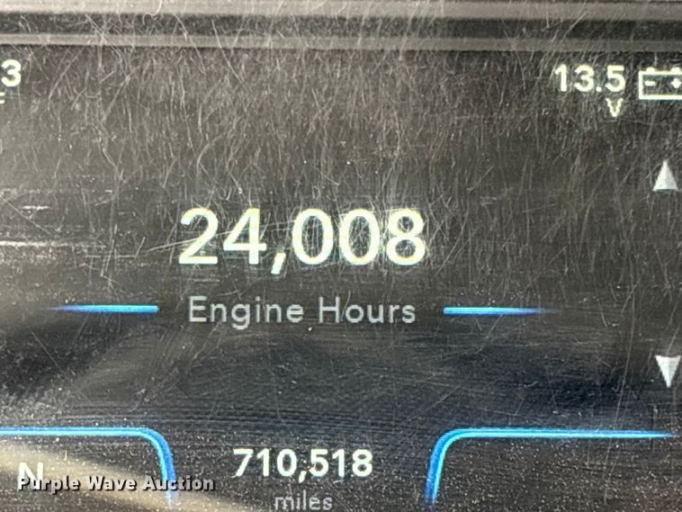 image for item YA2220 2019 International LT625 semi truck