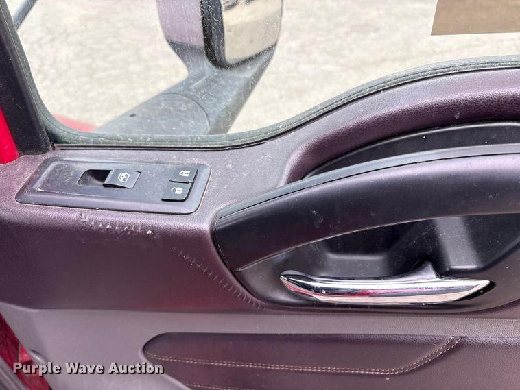 image for item YA2220 2019 International LT625 semi truck