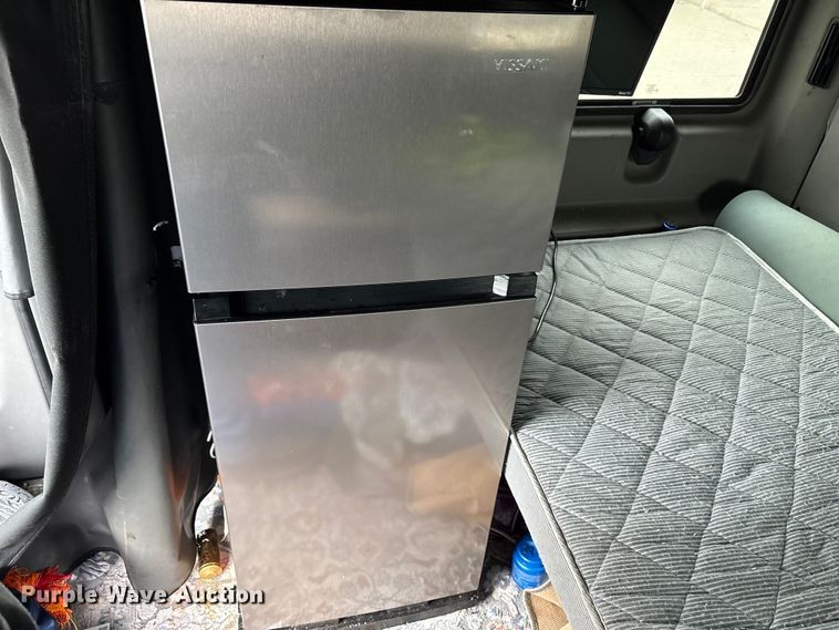 image for item YA2220 2019 International LT625 semi truck