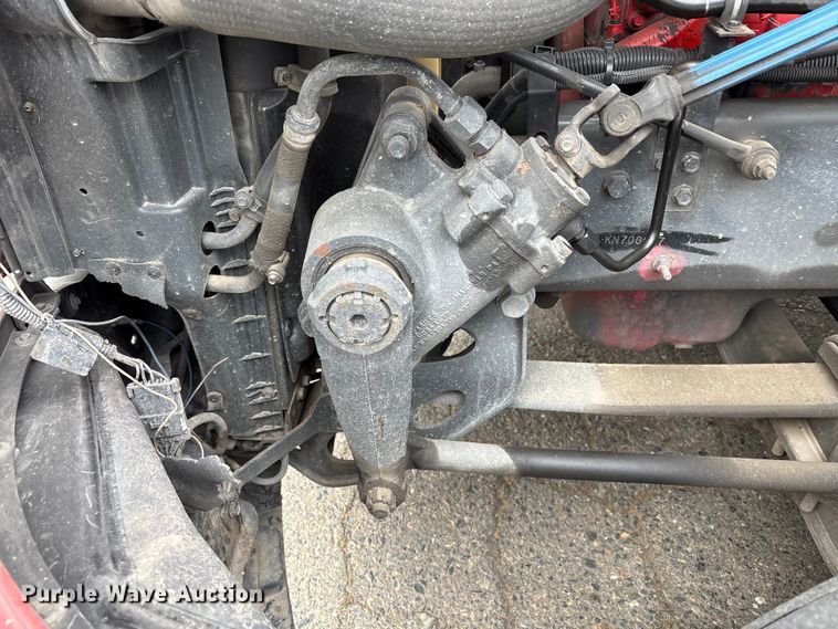 image for item YA2220 2019 International LT625 semi truck