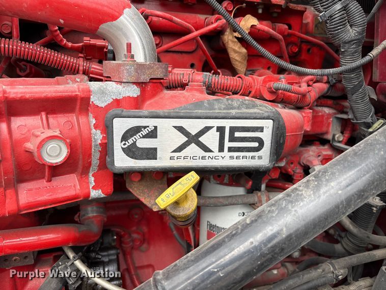 image for item YA2220 2019 International LT625 semi truck