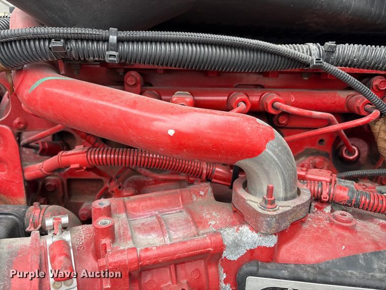 image for item YA2220 2019 International LT625 semi truck