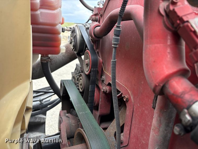 image for item YA2220 2019 International LT625 semi truck