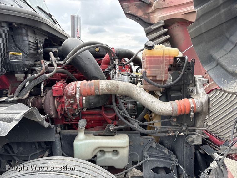 image for item YA2220 2019 International LT625 semi truck