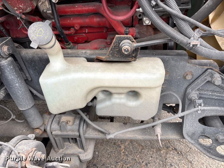 image for item YA2220 2019 International LT625 semi truck