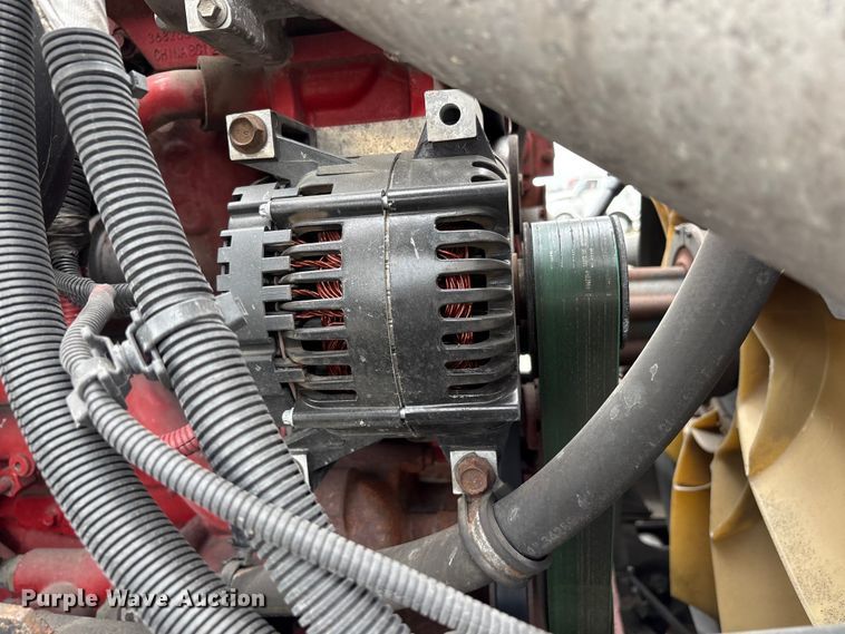 image for item YA2220 2019 International LT625 semi truck