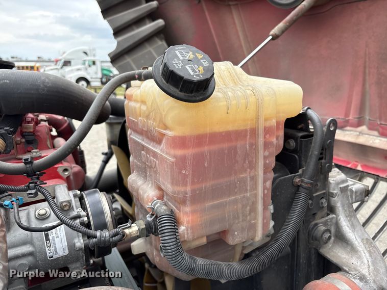 image for item YA2220 2019 International LT625 semi truck