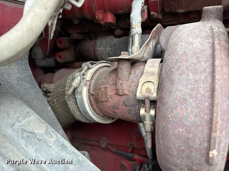 image for item YA2220 2019 International LT625 semi truck