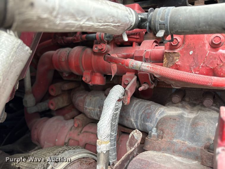 image for item YA2220 2019 International LT625 semi truck