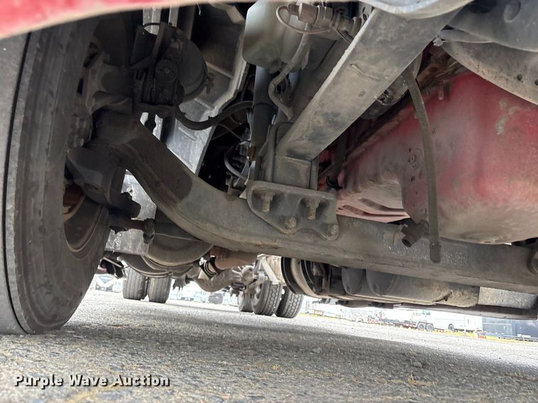 image for item YA2220 2019 International LT625 semi truck