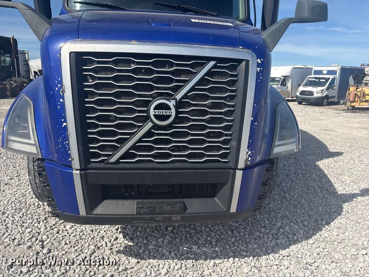 image for item YA2224 2020 Volvo VNL semi truck