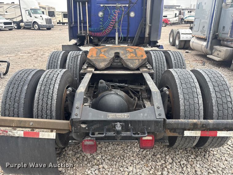 image for item YA2224 2020 Volvo VNL semi truck