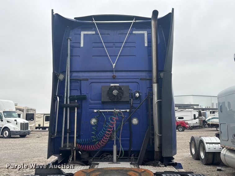 image for item YA2224 2020 Volvo VNL semi truck