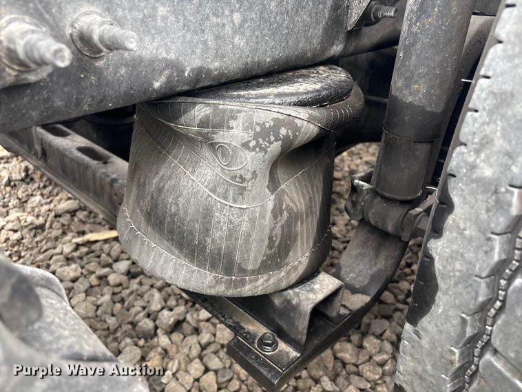 image for item YA2224 2020 Volvo VNL semi truck