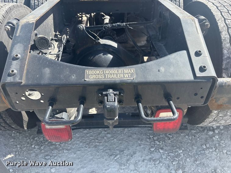 image for item YA2224 2020 Volvo VNL semi truck