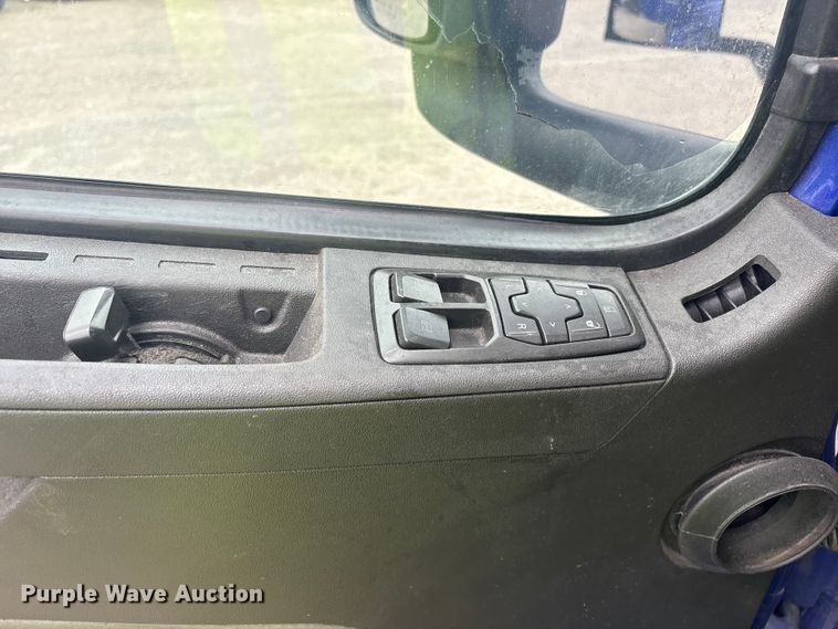 image for item YA2224 2020 Volvo VNL semi truck