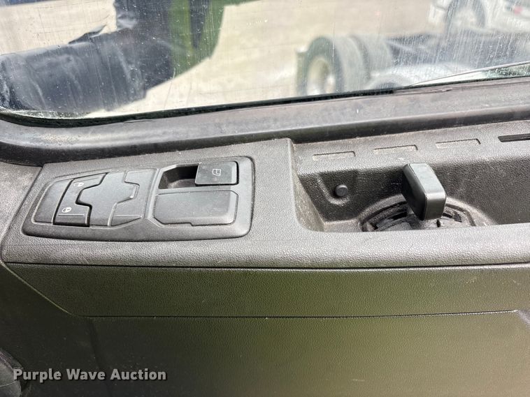 image for item YA2224 2020 Volvo VNL semi truck