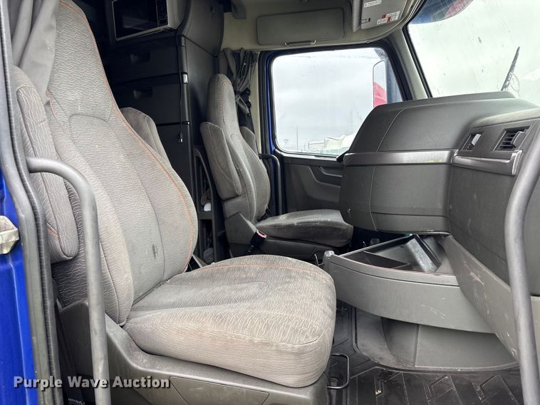 image for item YA2224 2020 Volvo VNL semi truck