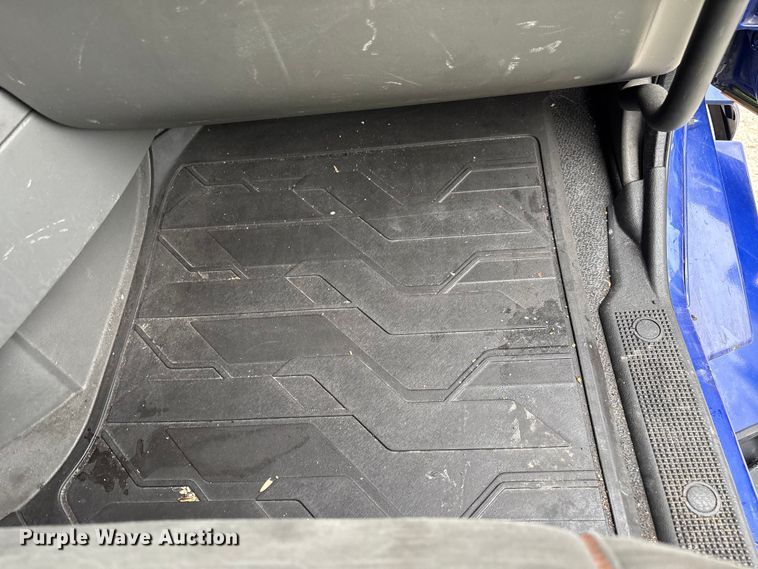 image for item YA2224 2020 Volvo VNL semi truck