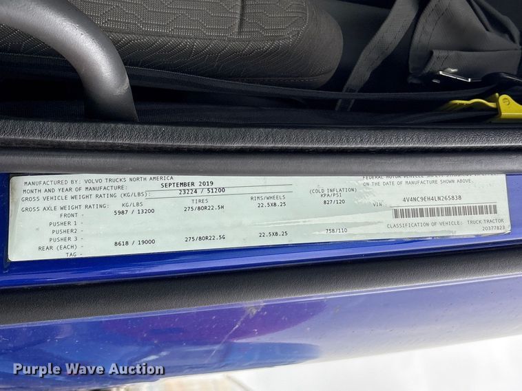 image for item YA2224 2020 Volvo VNL semi truck