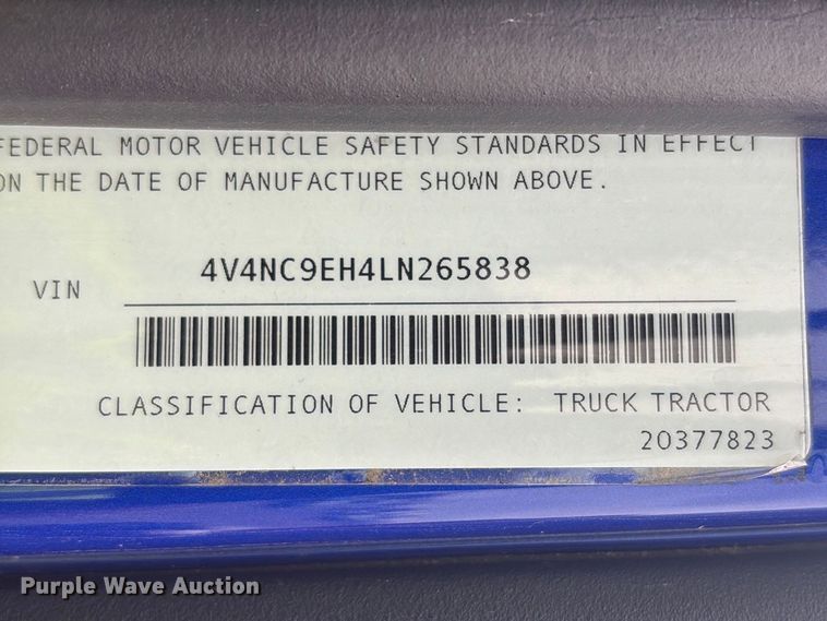 image for item YA2224 2020 Volvo VNL semi truck