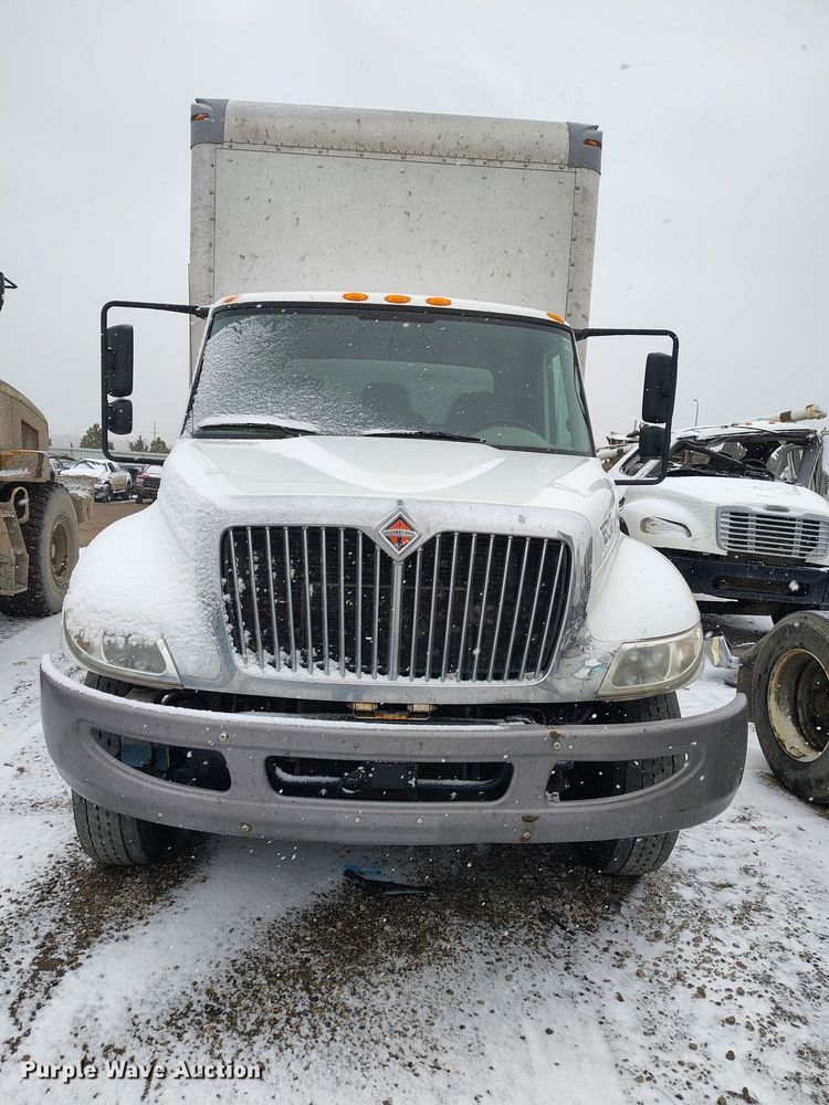 image for item YA2244 2018 International 4300 box truck