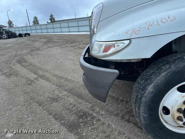 image for item YA2244 2018 International 4300 box truck