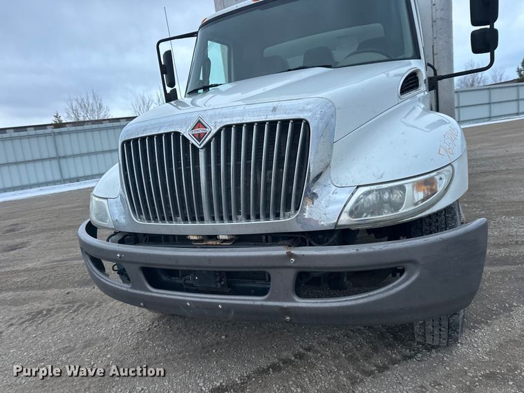 image for item YA2244 2018 International 4300 box truck