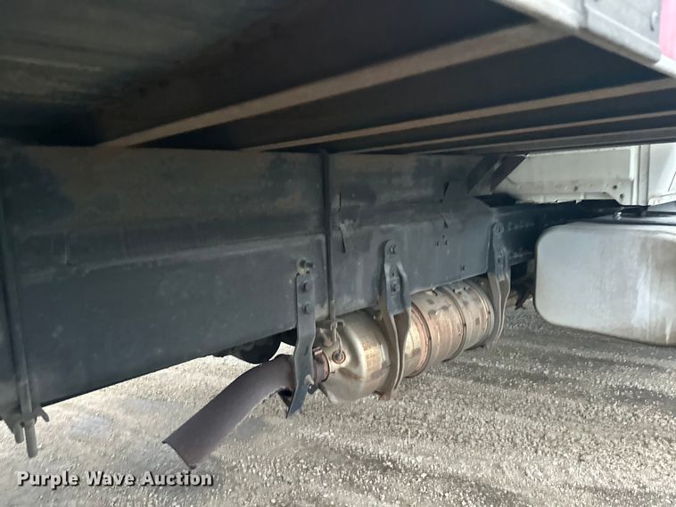 image for item YA2244 2018 International 4300 box truck