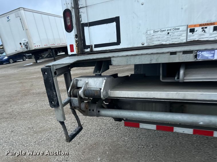 image for item YA2244 2018 International 4300 box truck