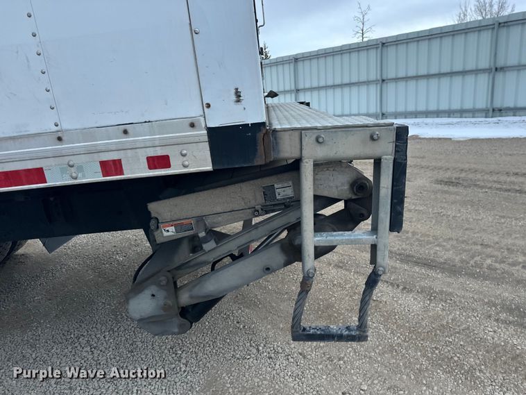 image for item YA2244 2018 International 4300 box truck