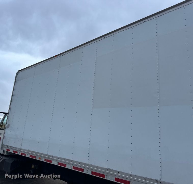 image for item YA2244 2018 International 4300 box truck