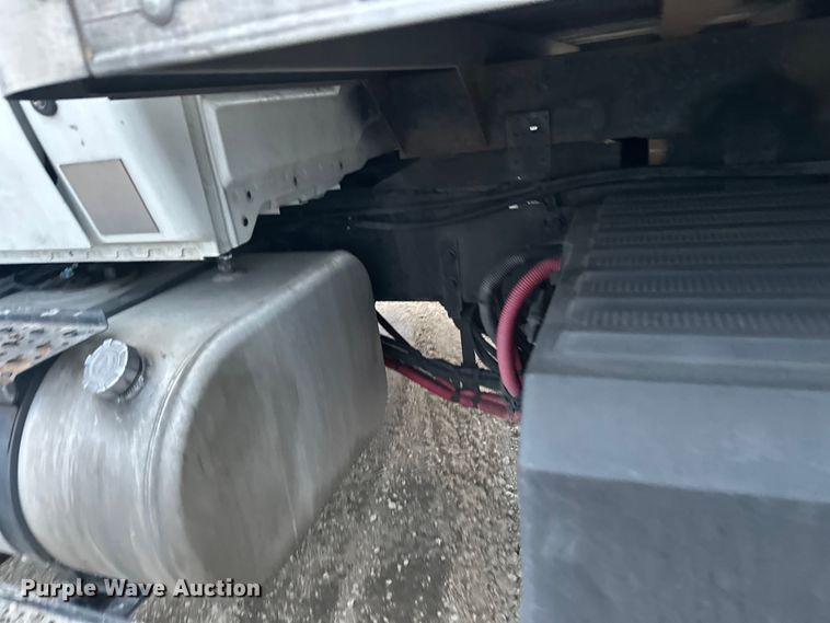 image for item YA2244 2018 International 4300 box truck