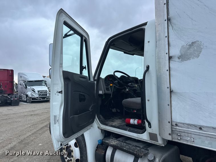 image for item YA2244 2018 International 4300 box truck