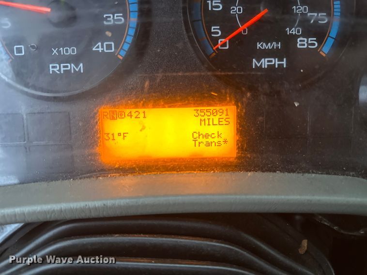 image for item YA2244 2018 International 4300 box truck