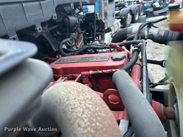 image for item YA2244 2018 International 4300 box truck