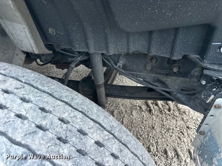 image for item YA2244 2018 International 4300 box truck