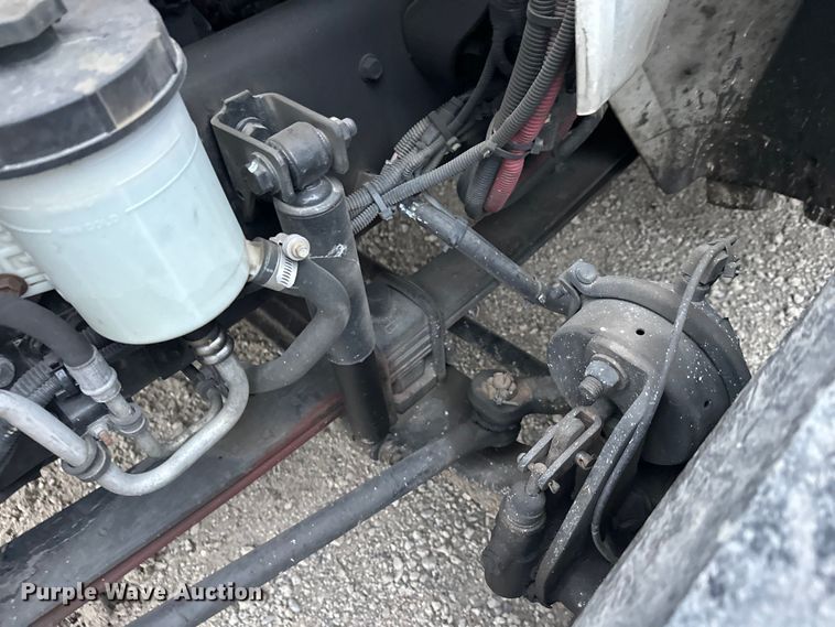 image for item YA2244 2018 International 4300 box truck