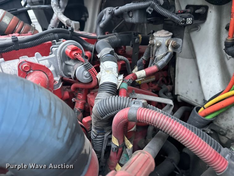 image for item YA2244 2018 International 4300 box truck