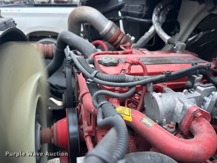 image for item YA2244 2018 International 4300 box truck