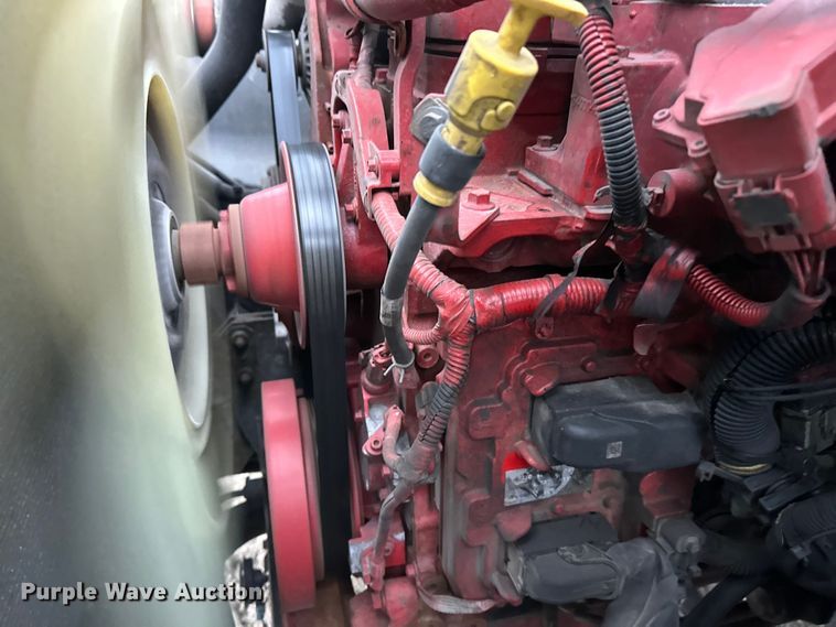 image for item YA2244 2018 International 4300 box truck