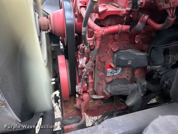 image for item YA2244 2018 International 4300 box truck