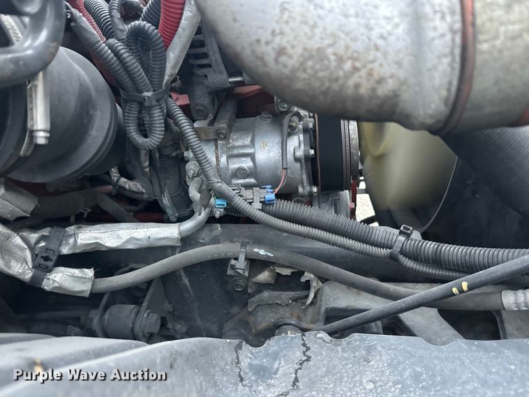 image for item YA2244 2018 International 4300 box truck