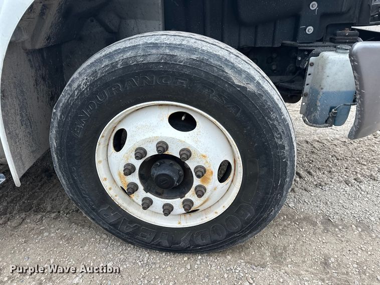 image for item YA2244 2018 International 4300 box truck